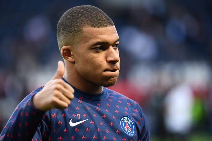 The following are some of Liverpool's rivals: Kylian Mbappé reportedly received a sizable offer, and Chelsea is reportedly in talks with a player