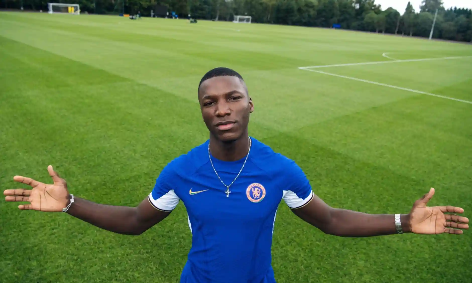 Moisés Caicedo has been signed by Chelsea in a British record-breaking £115 million deal.