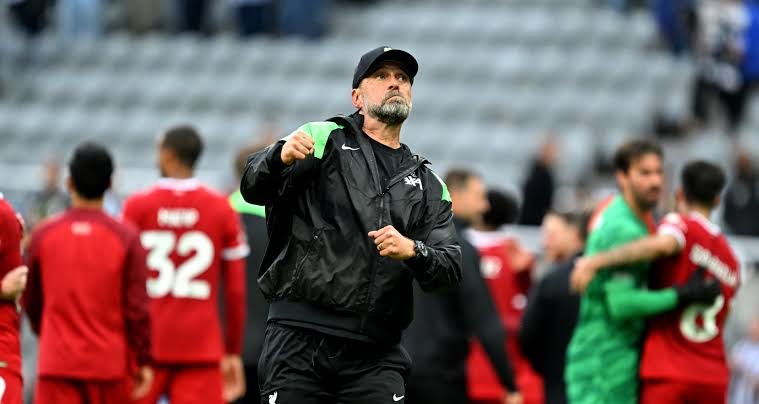 Virgil van Dijk was sent off in a nightmarish first half for Liverpool against Newcastle. Jurgen Klopp stepped in by seemingly pushing Virgil van Dijk through the tunnel after the Liverpool defender was sent off against Newcastle. Van Dijk has been sacked for the first time in his Reds career after bringing down Aleksandar Isak to deny a clear scoring chance. The Dutchman was visibly angry with the decision and it took him some time before he walked off the pitch. He continued to yell at referee John Brooks, with Sky Sports commentator Gary Neville implying he was "insulting" the referee. Van Dijk eventually made his way to the touchline and continued yelling at the fourth official, sounding like he was cursing in his face. Liverpool manager Klopp then appeared to step in to prevent his experienced star from getting into further trouble. Klopp gently nudged Van Dijk through the tunnel and away from the scene, where the defender clearly wanted to continue arguing his case against the fourth official. The German then continued to protest with the agents, risking being reprimanded. Van Dijk's red card came as part of a chaotic first half for Liverpool at St. James' Park. Fellow defender Trent Alexander-Arnold narrowly escaped sending off in the opening six minutes. The England defender was booked after three minutes for throwing the ball away after a decision he didn't like - now considered a mandatory yellow card under guidelines given to referees at the start of the season. Moments later, the right-back cynically brought down Anthony Gordon. Umpire Brooks only let an embarrassed Alexander-Arnold get away with a warning. But it was the English ace's mistake that led Newcastle to open the scoring midway through the first half. Mohamed Salah's poor pass proved too much for Alexander-Arnold to control, allowing Gordon to escape on goal. The former Everton winger coolly passed Alisson. Newcastle then had the chance to make it 2-0. Isak collected Gordon's pass and appeared to be one-on-one with Alisson, only for Van Dijk to bring down the Swede savagely. Brooks had no choice but to show the 32-year-old the red card. Van Dijk will miss the match between Liverpool and Aston Villa next weekend, but his apparent abuse of the referee and fourth official could cost him an extended suspension. Speaking of Sky's match commentary, ex-Manchester United defender Neville said: 'Now he's abusing the referee. You just have to take your medicines and leave the pitch. We've all been there.'