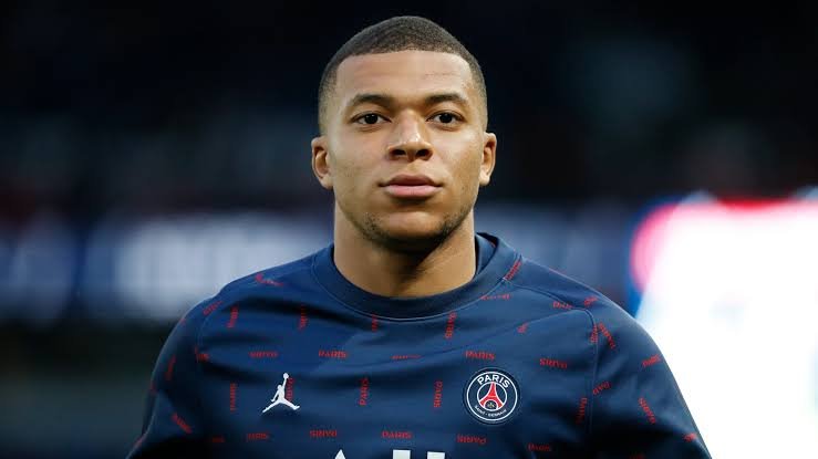 Kylian Mbappe makes his final Chelsea transfer decision, as Todd Boehly deals with a significant contract headache.