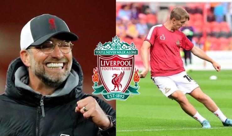 Jürgen Klopp gave a Liverpool forward his Champions League debut while he was “in talks” to move on.