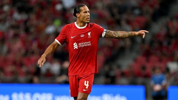 "Don't do anything silly!" -The Premier League has made the VAR audio from Virgil van Dijk's red card for Liverpool public.