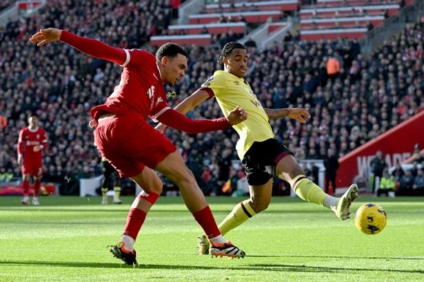 Liverpool is expected to make Trent Alexander-Arnold an offer for a big, long-term contract, sources have told Football Insider.