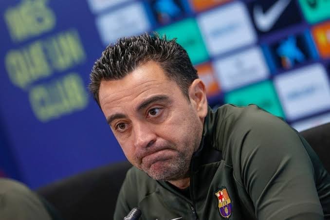 Xavi says that the £100 million Liverpool player's door is open to Barcelona.