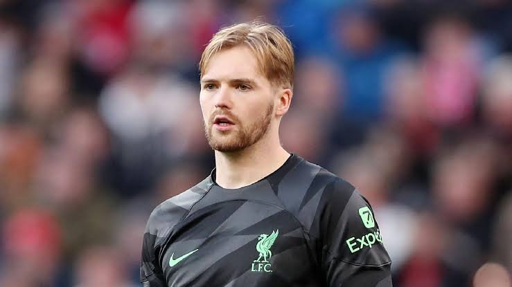 This summer, Liverpool might search for a new goalkeeper following Caoimhín Kelleher's admission that his future might be elsewhere. During Alisson Becker's injury absence, Kelleher performed admirably and made more first-team appearances than in any previous season at Anfield. However, Kelleher returned to a supporting role after the Brazilian regained fitness, and he says he is ready to take the starting position going forward. This summer, the 25-year-old intends to speak with Arne Slot about his future.