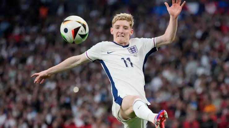Following a 'secret chat' in the England camp, Anthony Gordon believes that his genuine sentiments for Liverpool have been revealed.