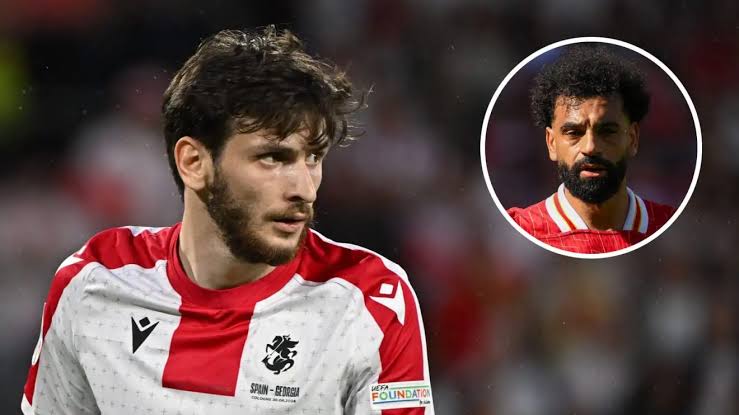 A superstar “better than Mohamed Salah” must be signed by Liverpool, breaking transfer record.