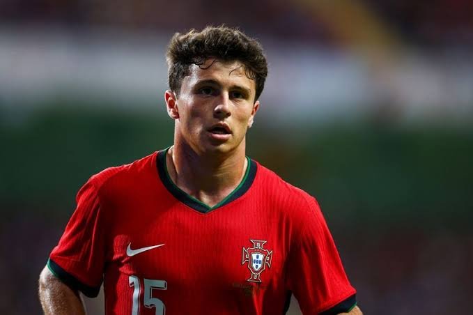 Neves is supposed to provide Liverpool with a steady presence in the middle of the pitch by sitting at the base of their midfield. With the best teams in Europe keeping an eye on the Portuguese international midfielder, the Reds will need to put up a strong fight if they hope to get him.