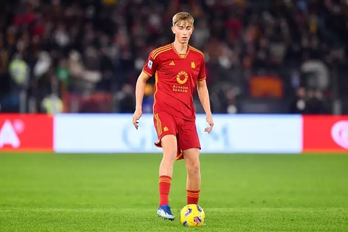 Liverpool loses Leny Yoro to Manchester United, therefore they decide to chase a quality centre back. This summer, Liverpool plans to add a new