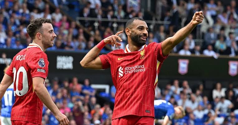 'Outstanding' Premier League legends astonished by Liverpool star performance in the victory over Ipswich Town 