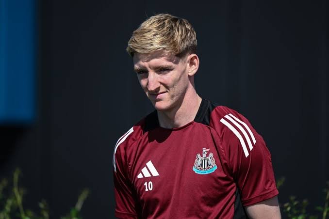 Liverpool is expected to sign TWO Premier League players, as odds SLASHED for stunning transfer