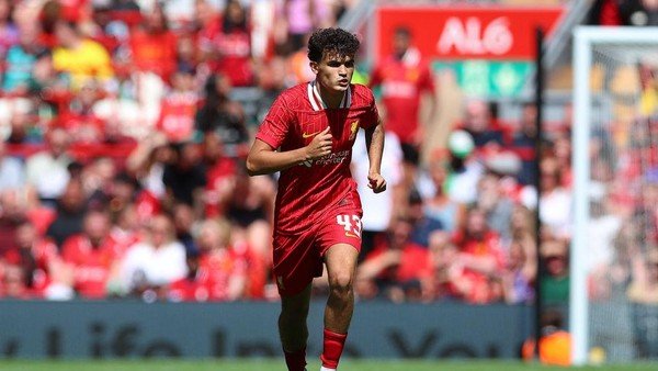 Stefan Bajcetic faces new setback in Liverpool loan as coach expresses concern