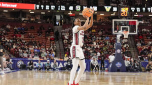 NBA Star Steph Curry Shows Support for South Carolina's MiLaysia Fulwiley Ahead of NCAA Tournament