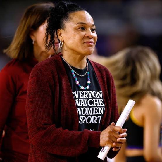 In a heartwarming moment, South Carolina Gamecocks head coach Dawn Staley