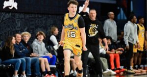 South Carolina basketball commit hits game-winning buzzer-beater to clinch championship